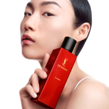 Or Rouge La Lotion · Lightweight and hydrating saffron-infused